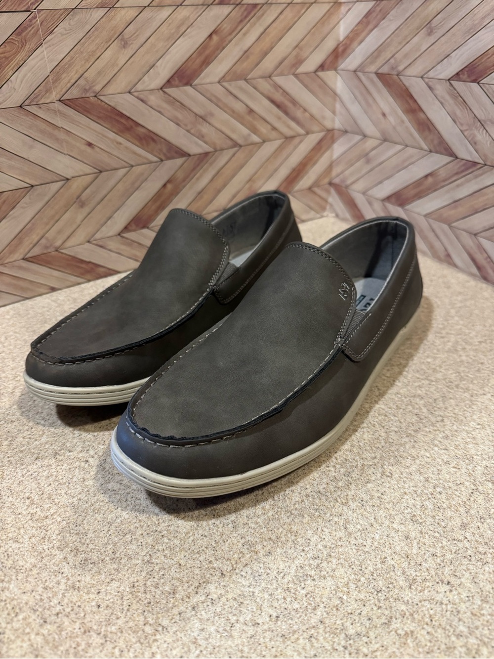 Size 12 Izod Seapoint gray loafers are 12. Faux leather